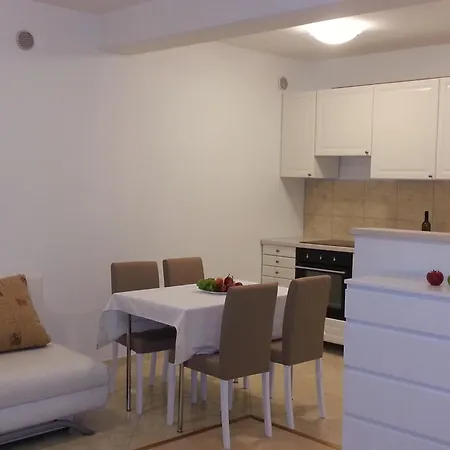 Ante Apartman *
